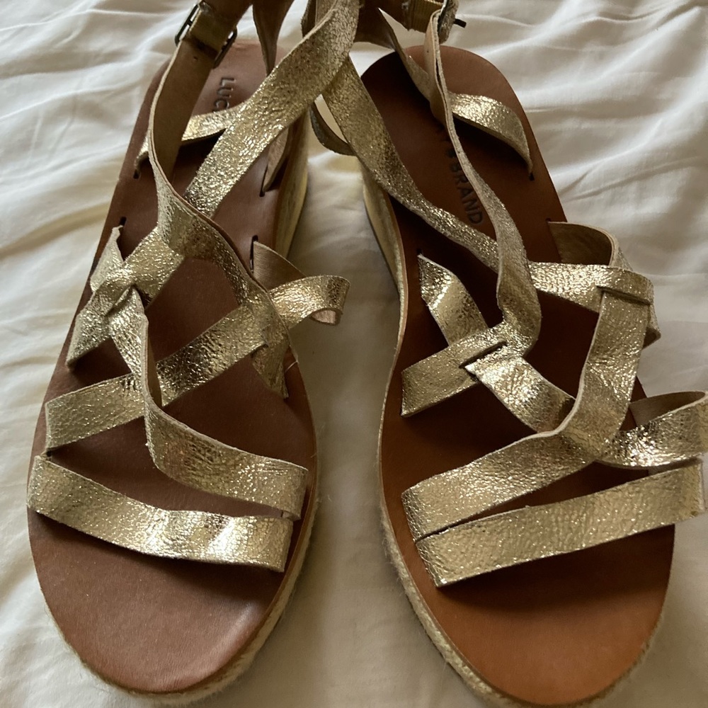 Lucky brand strappy gold sandal